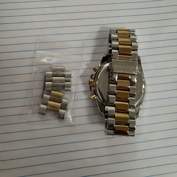 MK watch - Picture 2 of 4